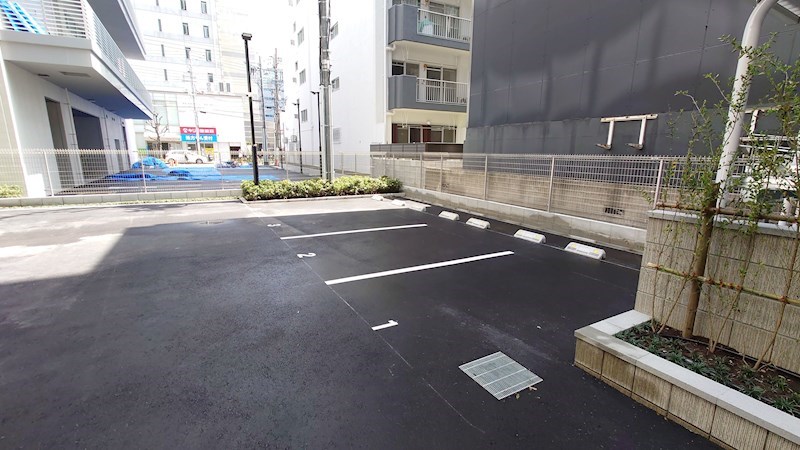 ラヴィベール江坂 駐車場