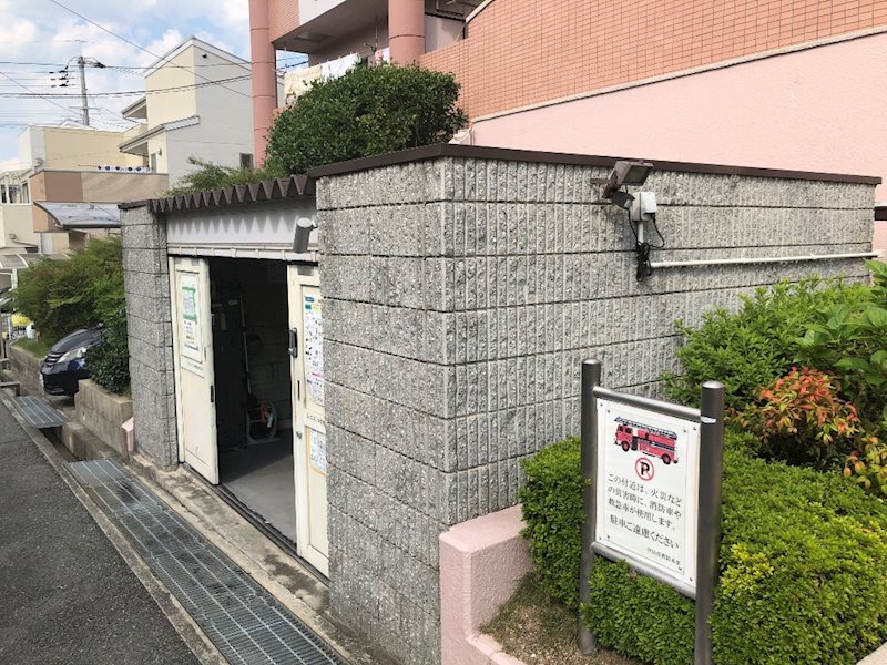 インペリアル南ヶ丘 ゴミ置き場