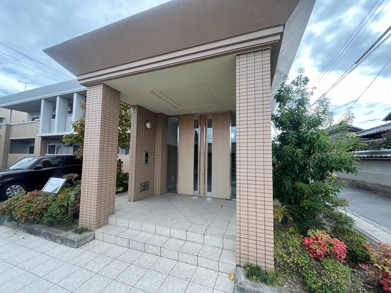 ファミーユ菅原 エントランス