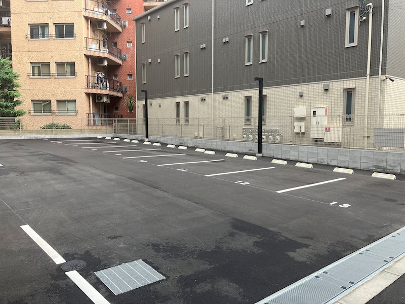 グレイスノーブル新大阪 駐車場