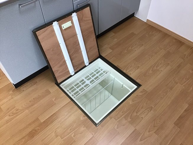 アーバン新家 1F床下収納
