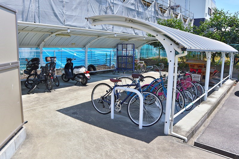 シャインメゾンⅡ番館 駐輪場