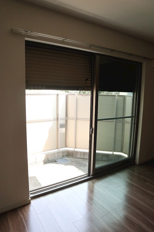シャインメゾンⅡ番館 現地写真（玄関）
