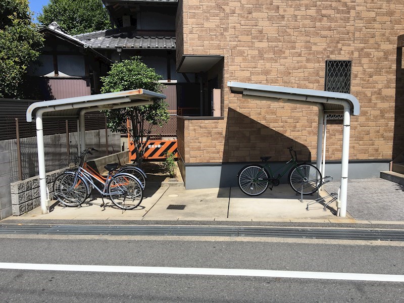 メゾンアイリス 駐輪場