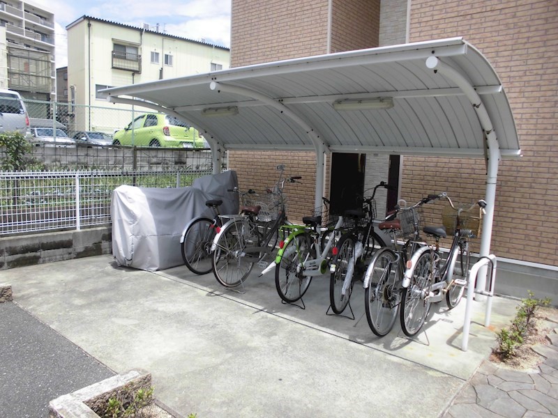 セイスカーサ東山 駐輪場