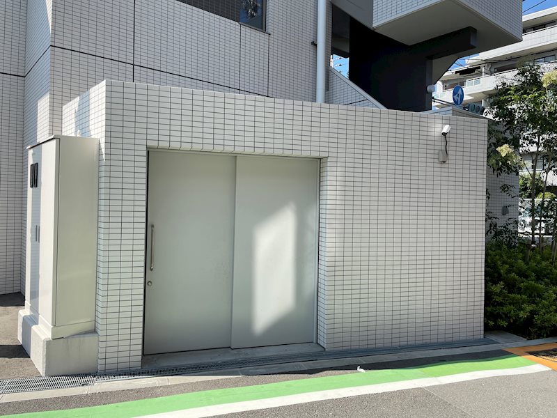 M.R Residence ゴミ置き場