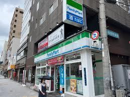 グレイスコート上本町 コンビ二：ファミリーマート 上本町西一丁目店　97m