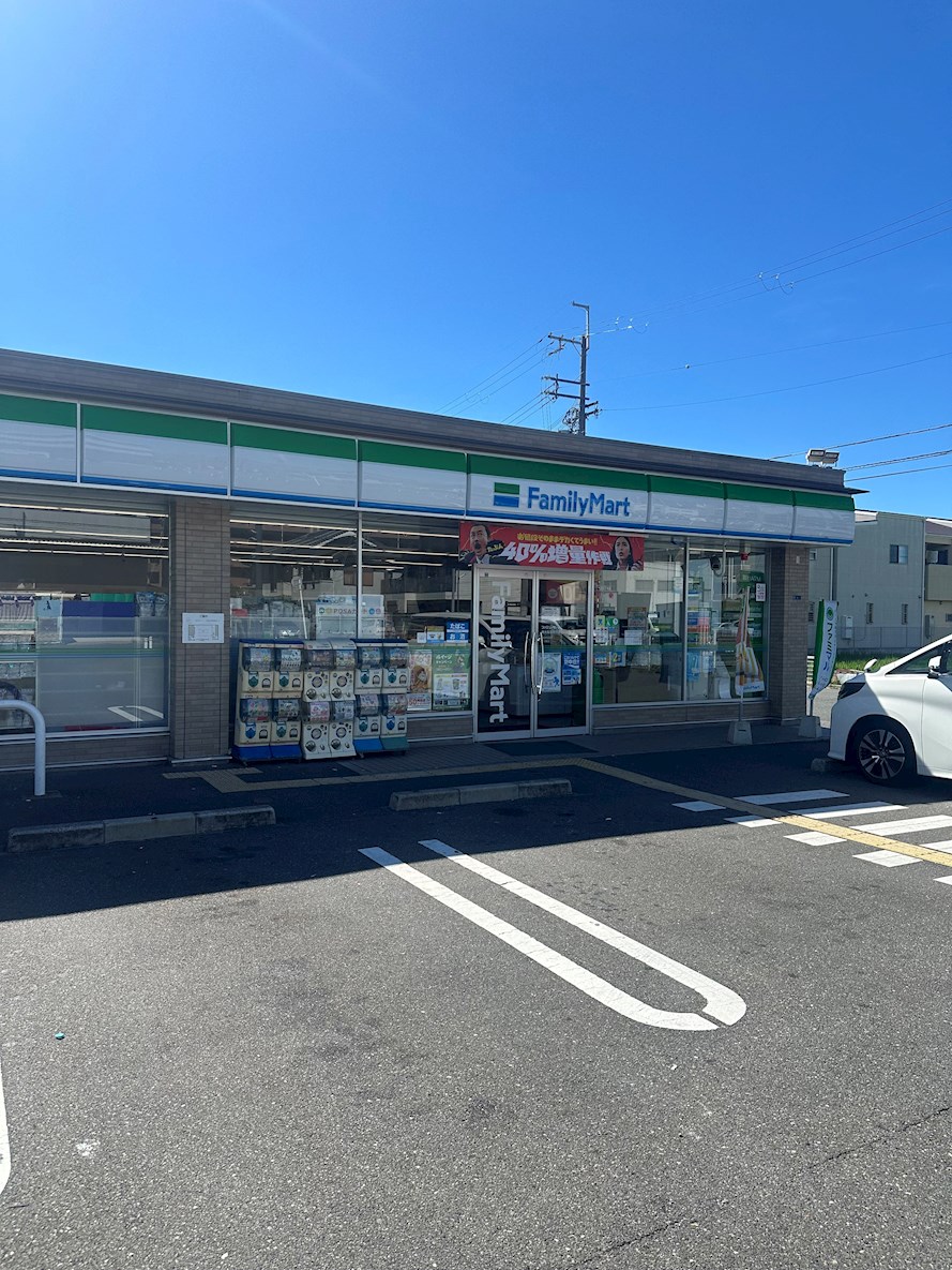 スイートリバティー コンビ二：ファミリーマート 東大阪吉田下島店　53m