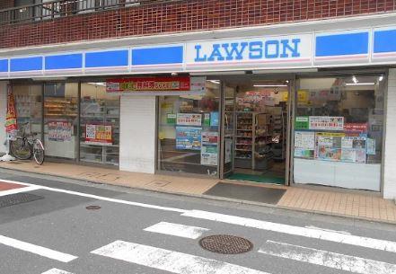 イルミナーレ学大 コンビ二：ﾛｰｿﾝ 目黒中央町二丁目店　216m
