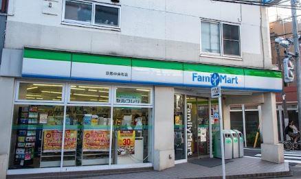 イルミナーレ学大 コンビ二：ﾌｧﾐﾘｰﾏｰﾄ 目黒中央町店　264m