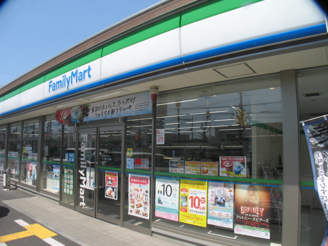 カーネルヤードA コンビ二：ﾌｧﾐﾘｰﾏｰﾄ TKS錦二丁目店　461m　近隣