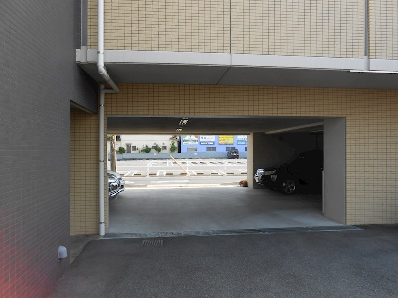 フォレル 駐車場
