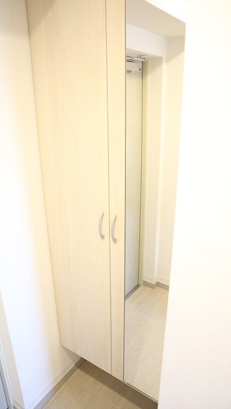 エルミタージュ ドゥ メゾン 玄関姿見つき
