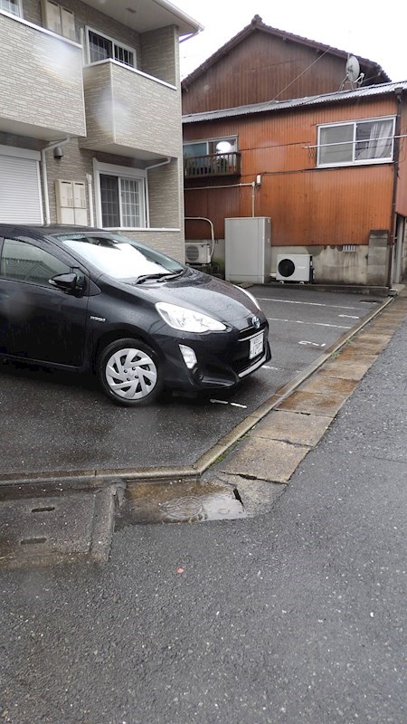 ラディエ足原 駐車場