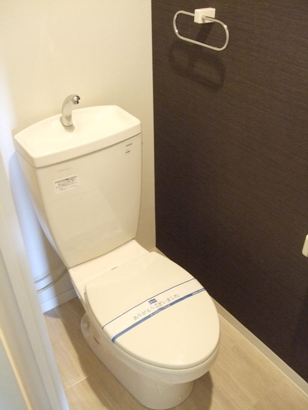 ラヴィン アクセントクロスを使用した壁紙