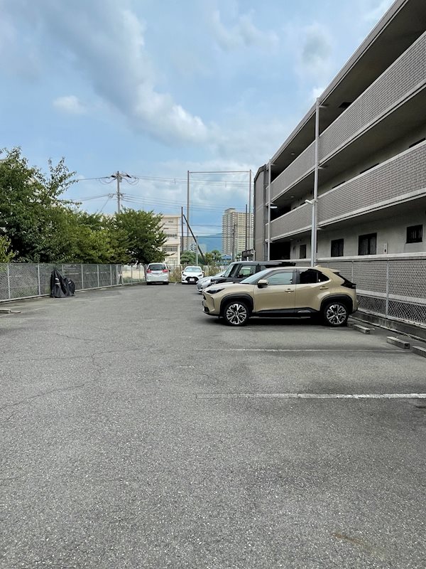 メゾン・エクセレント 駐車場