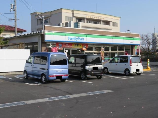 ビヤンポート コンビ二：ﾌｧﾐﾘｰﾏｰﾄ 築港店　209m