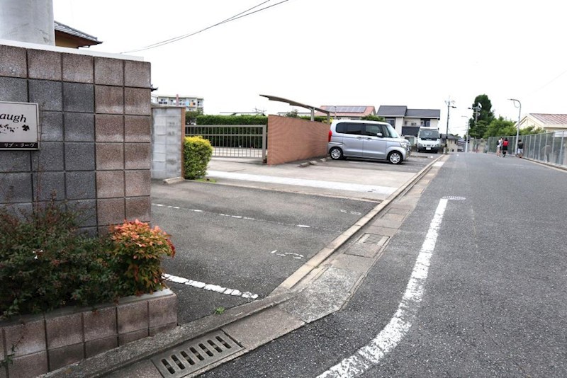 リブ･ラーヴ 駐車場