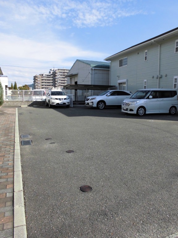 カサ・ベルデ 駐車場