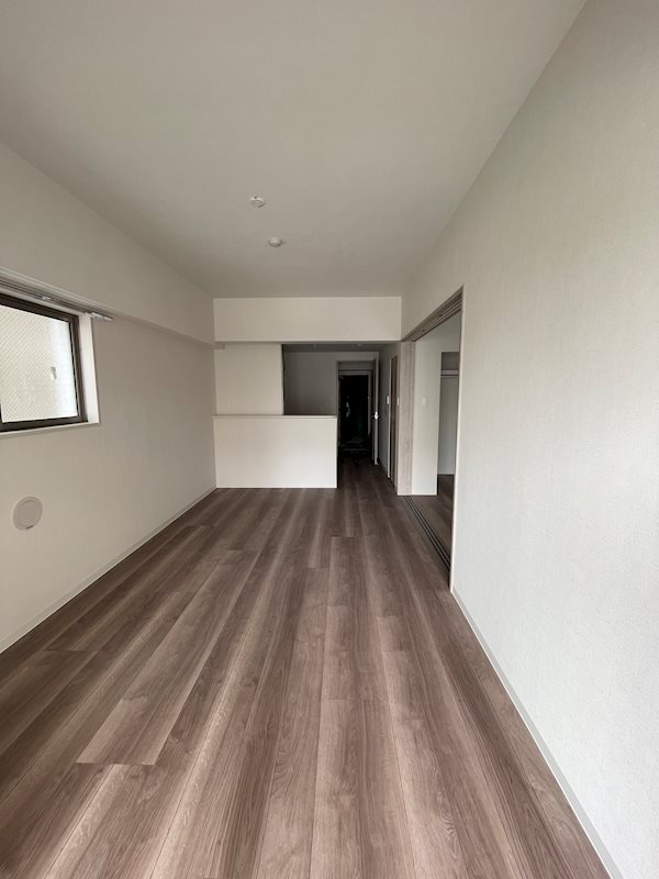 PRIME RESIDENCE NAMIKI 現地写真（玄関）