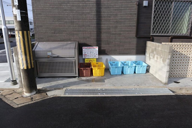 ローレル東加古川 ゴミ置き場