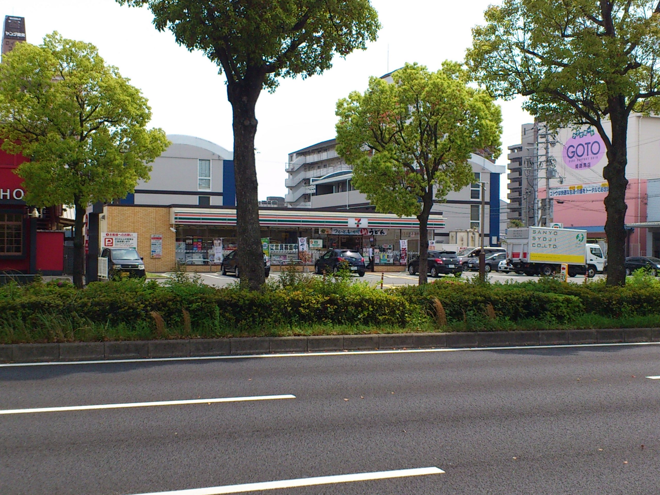 エルグランコウショウ コンビ二：セブンイレブン姫路佃町店　104m