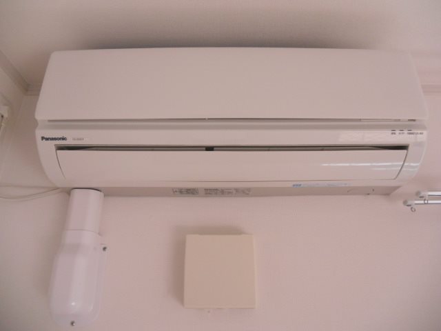 リュクス西明石Ⅱ 洋室にエアコンございます。