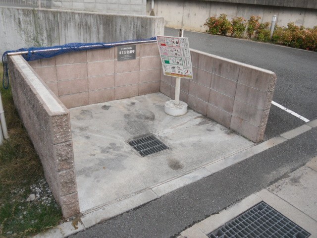 リュクス西明石Ⅱ ゴミ置き場