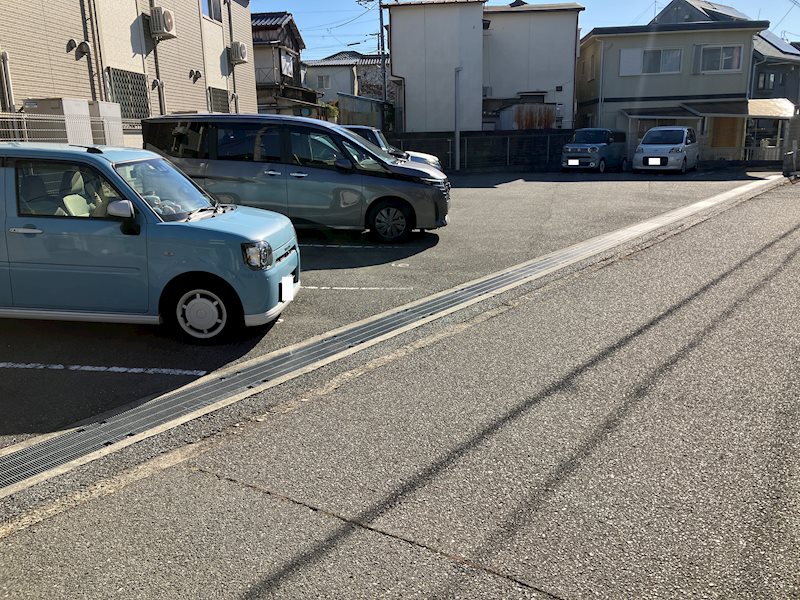 リュクス西明石Ⅱ 駐車場