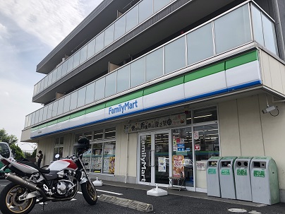 コルビジェ2 コンビ二：ファミリーマート 中山競馬場前店　150m