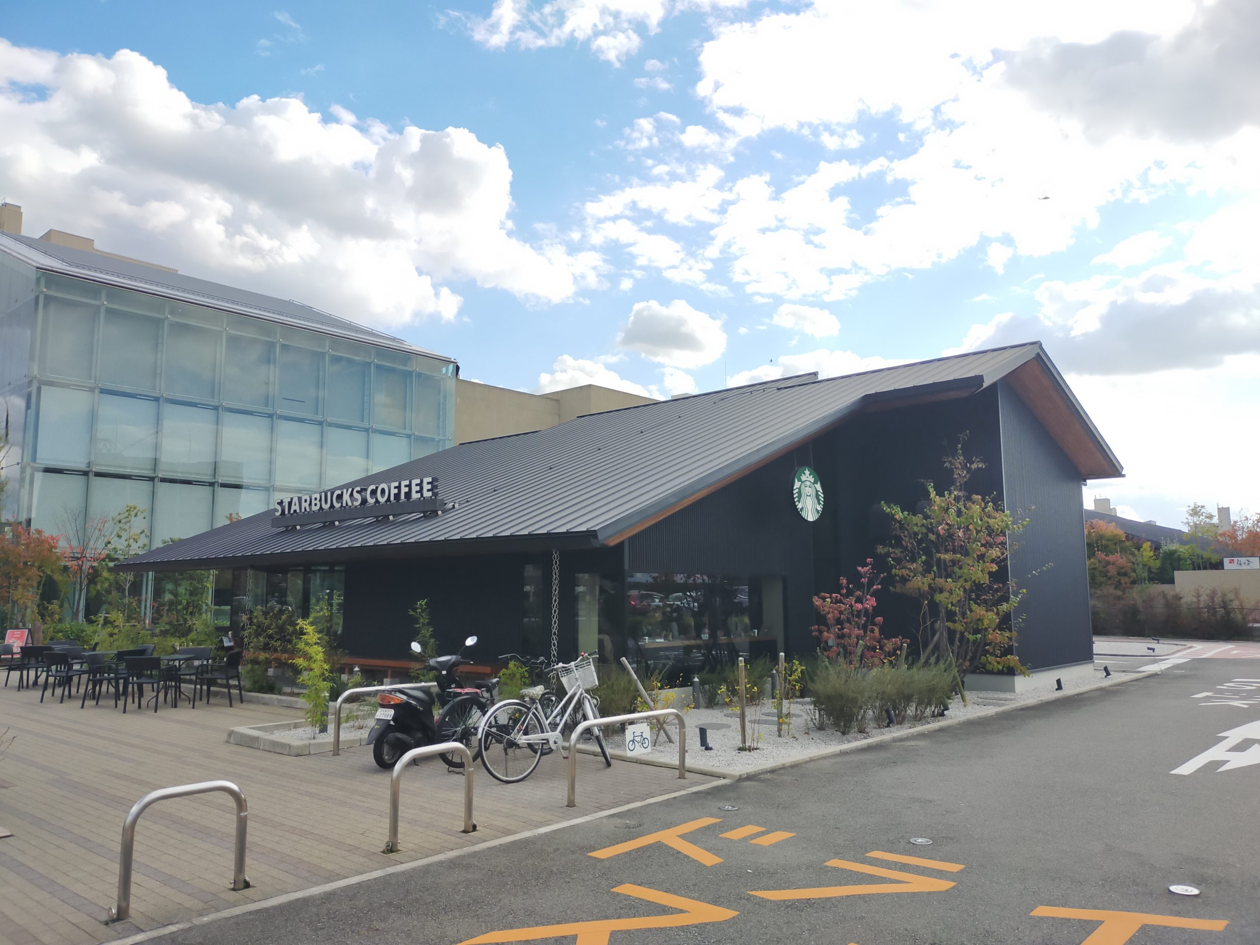 ソフィア・K レストラン：ｽﾀｰﾊﾞｯｸｽｺｰﾋｰ 堺ﾌｪﾆｯｸｽ通り 利晶の杜店　281m