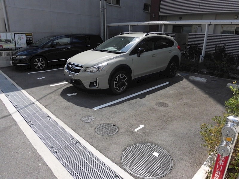 江坂 和 駐車場