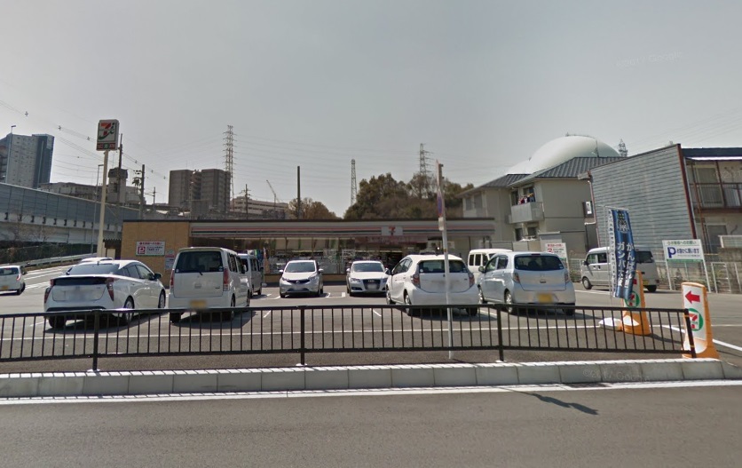 ソラードセンリ コンビ二：ｾﾌﾞﾝｲﾚﾌﾞﾝ 吹田山田北店　221m