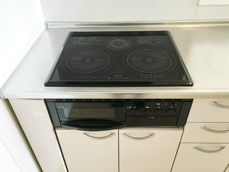 Ocean松屋町 IH３口システムキッチンです「