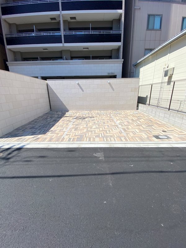 ボーベル玉造 駐車場