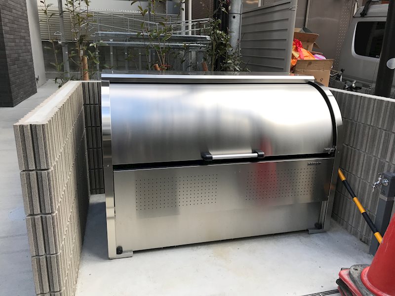 ドゥ セレニテ ゴミ置き場
