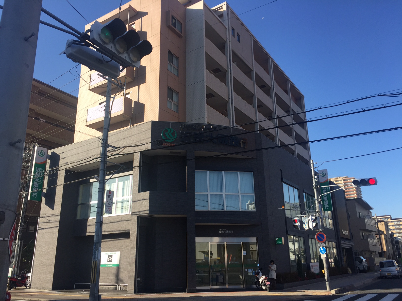 Shamrock・N 銀行：近畿大阪銀行 住道支店　333m