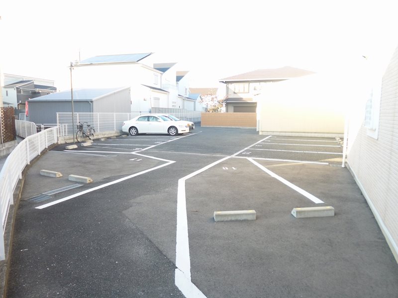 サントゥール 駐車場