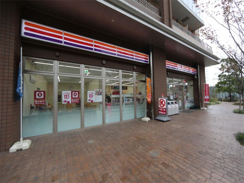 カサ グランデ コンビ二：ｻｰｸﾙK ﾐﾆささしま店　622m