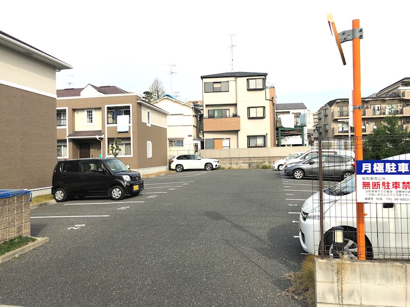 ヴィラージュ刀根山Ⅰ 駐車場