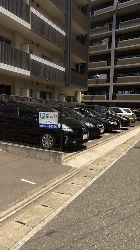 グランジュ大濠 駐車場