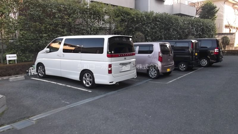 カモミール・ブラン 駐車場