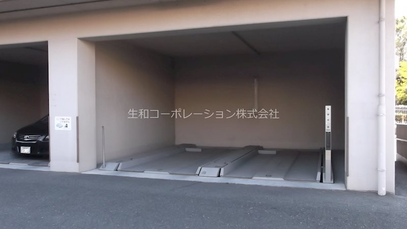 カモミール・ブラン 駐車場