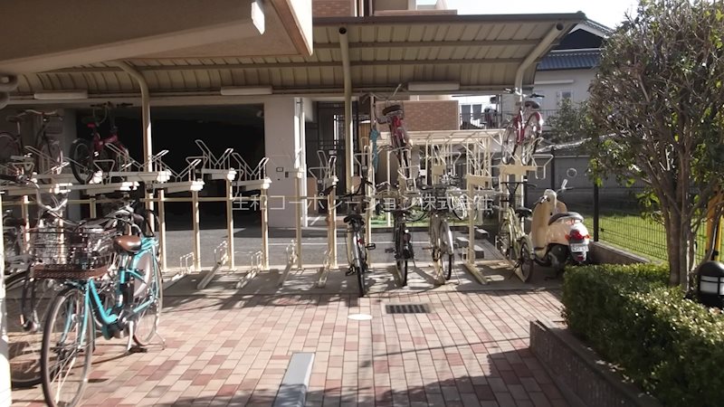 カモミール・ブラン 駐輪場