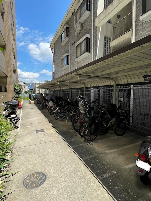 アルブル新石切 駐輪場