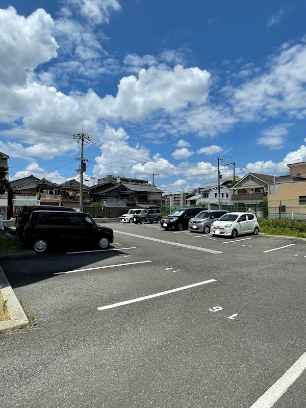 アルブル新石切 駐車場