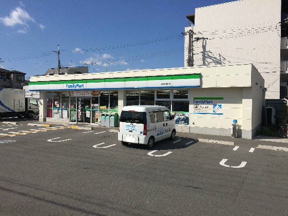レジェンド フィールド コンビ二：ﾌｧﾐﾘｰﾏｰﾄ 堺北長尾町店　543m