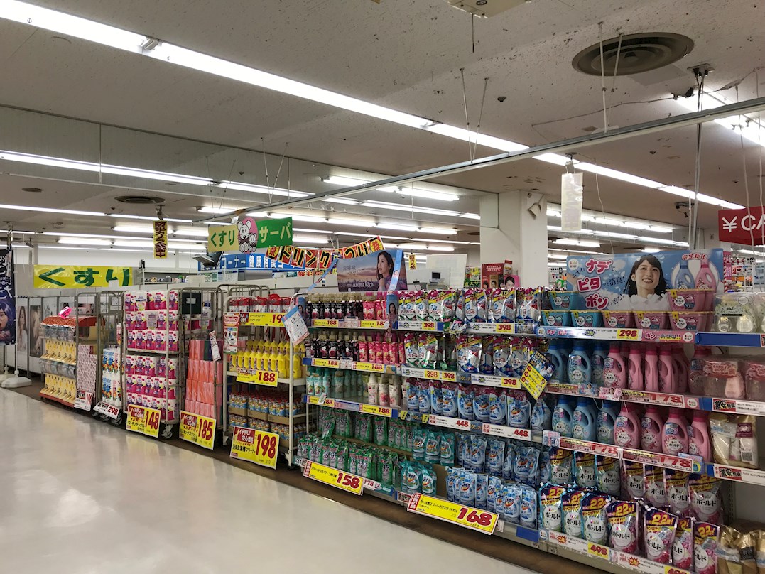 レジェンド フィールド ドラッグストア：ｻｰﾊﾞ ﾚｲﾝﾎﾞｰ金岡店　782m