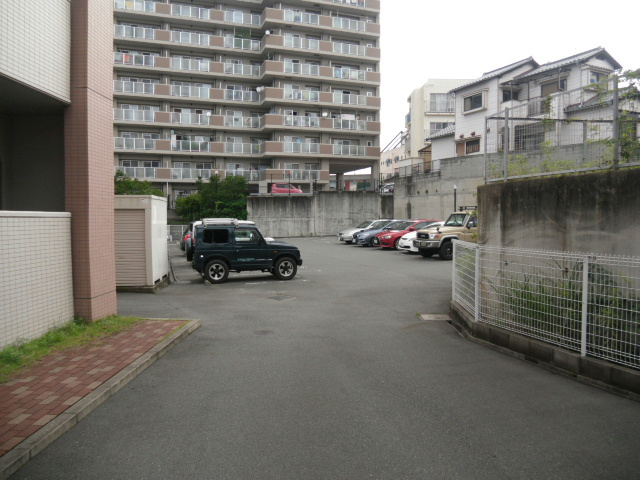 ヴィラージュウィン 駐車場