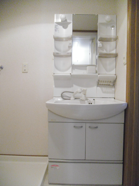 アムール魚住 同仕様写真（リビング）